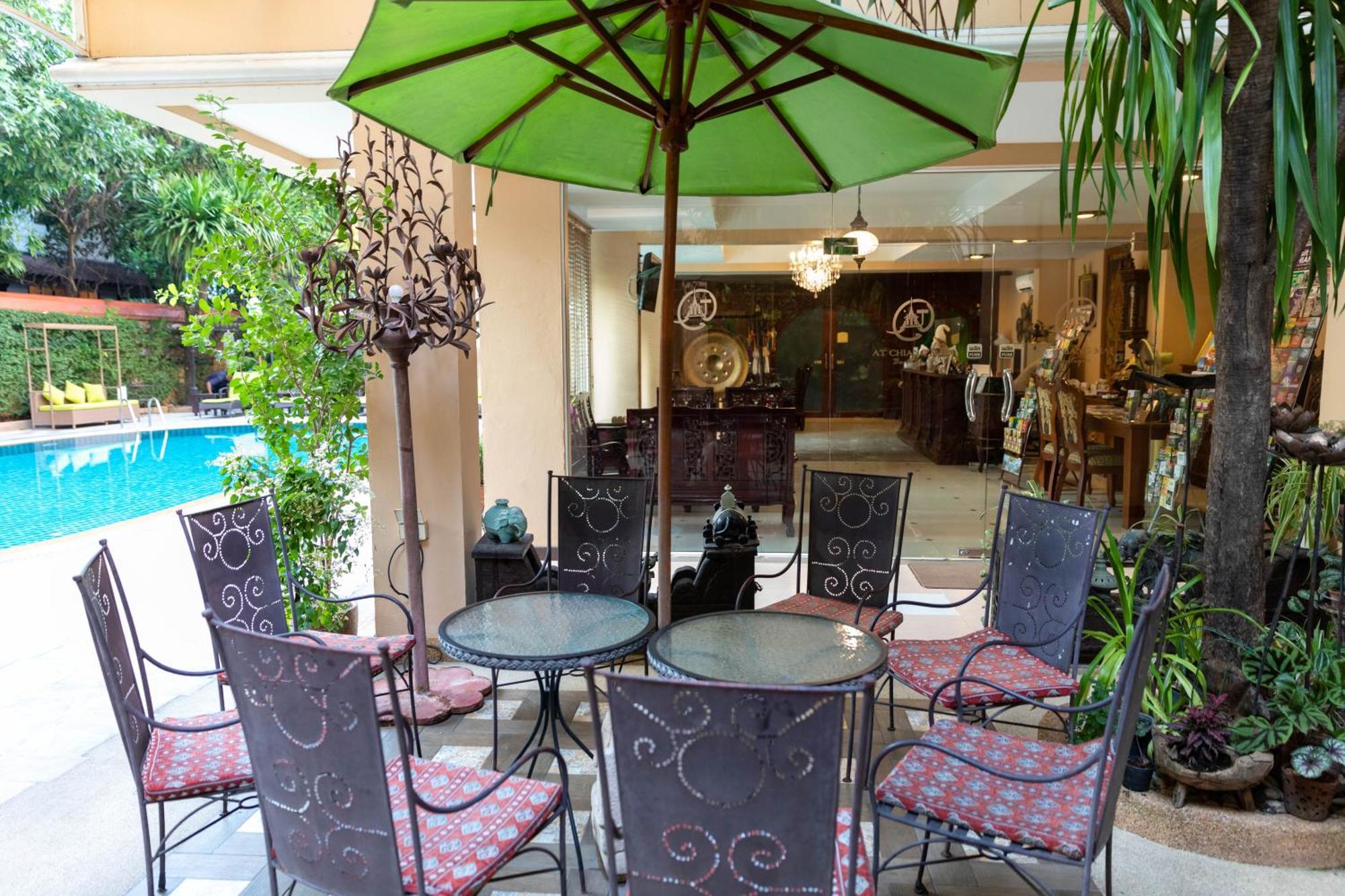 At Chiang Mai Hotel Exterior foto